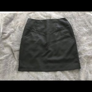 Black pencil skirt with pockets